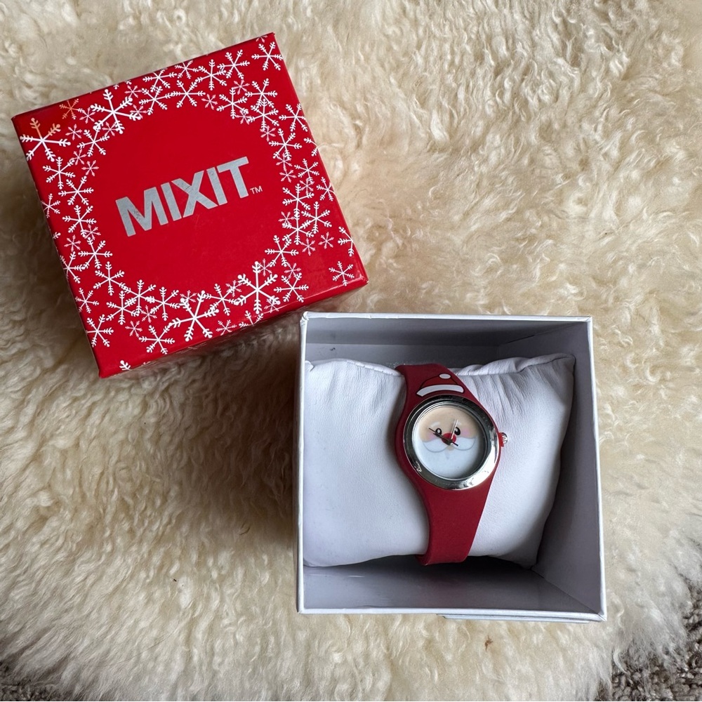 NWT Mixit Santa Claus Christmas holiday watch